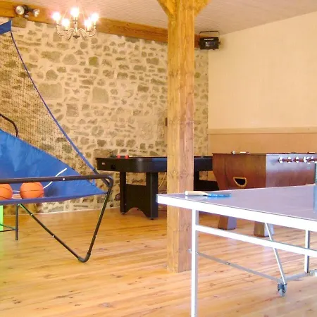 Maison Accueillante A Avec Piscine Partagee *