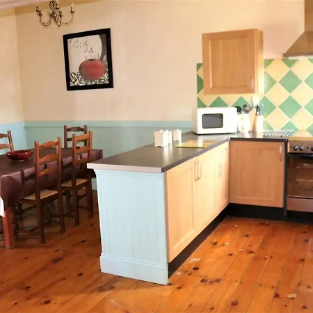 בית נופש Maison Accueillante A Avec Piscine Partagee