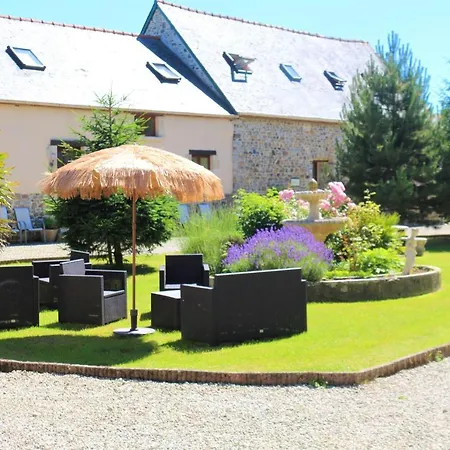 Semesterbostad Maison Accueillante A Avec Piscine Partagee *