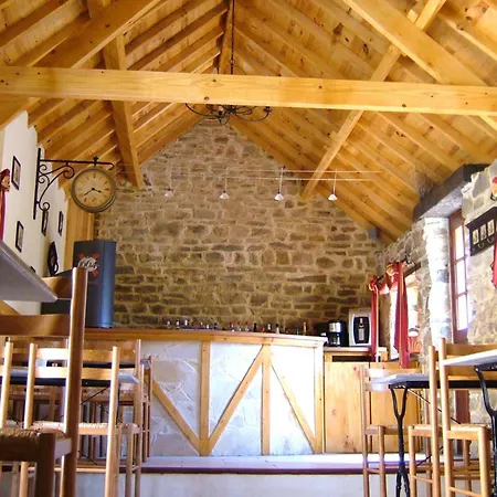 Semesterbostad Maison Accueillante A Avec Piscine Partagee Nehou
