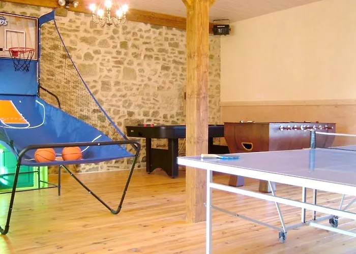 Maison Accueillante à Néhou Avec Piscine Partagée *