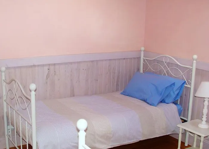 Maison Accueillante à Néhou Avec Piscine Partagée