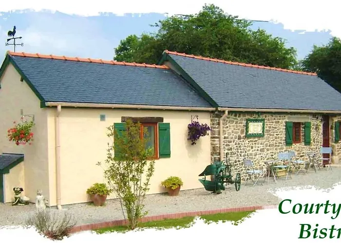 Casa de Férias Maison Accueillante à Néhou Avec Piscine Partagée *