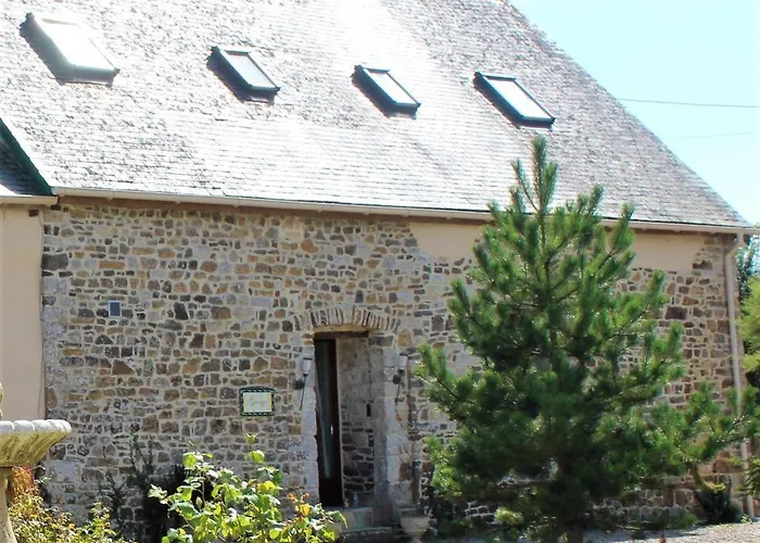Maison Accueillante à Néhou Avec Piscine Partagée *